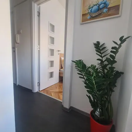 Διαμέρισμα Zlatovo Stan Na Dan *